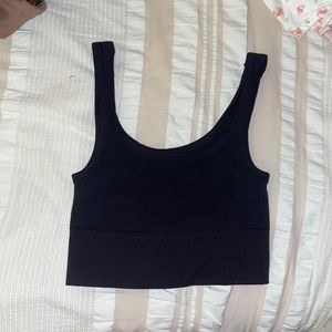 Cropped black tank top